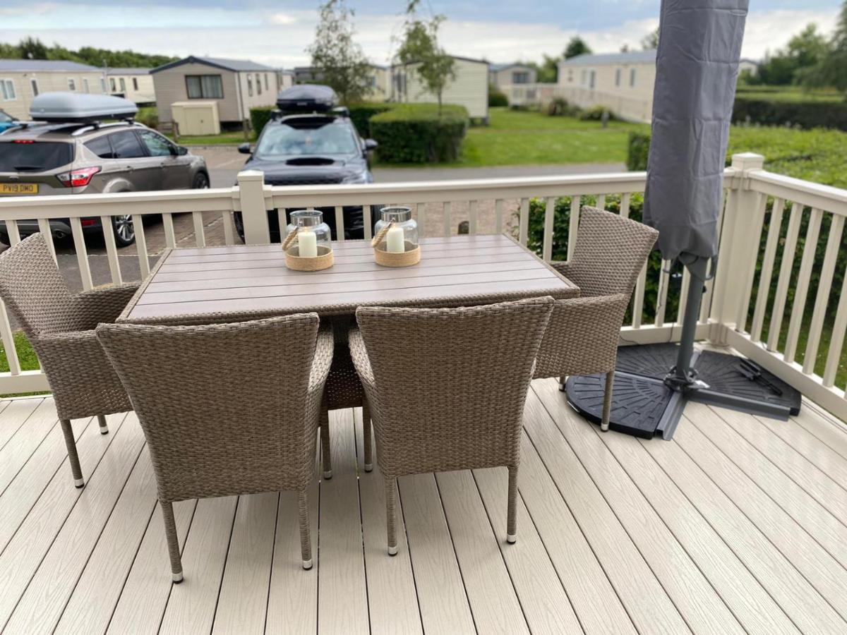 Lake District Prestige Caravan, 3 Bedrooms, Sleeps 8 On Haven Holiday Park Flookburgh Exterior photo